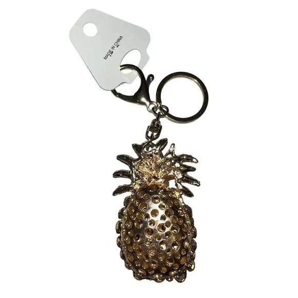 NWT bedazzled pineapple keychain. - Picture 3 of 3